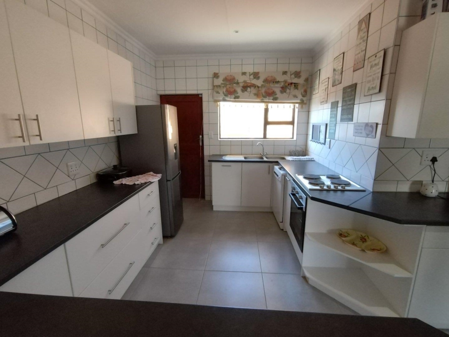 3 Bedroom Property for Sale in Wavecrest Eastern Cape